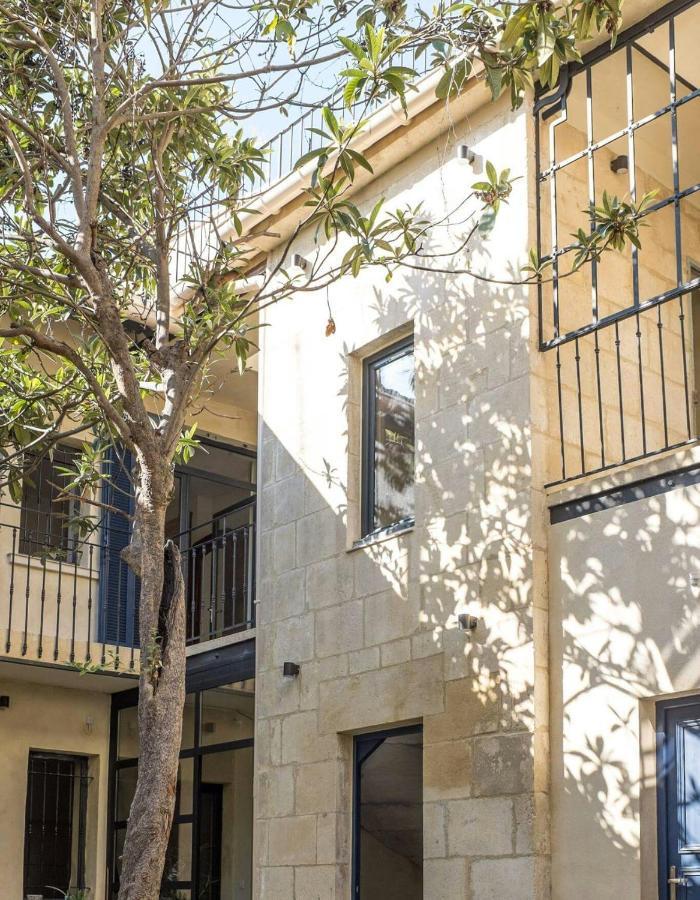 Sous Le Neflier Bed & Breakfast Nimes Exterior photo