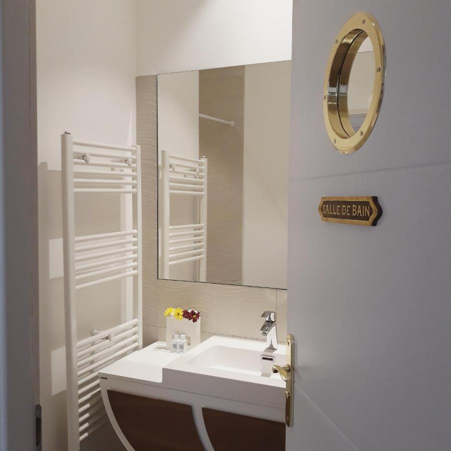 Sous Le Neflier Bed & Breakfast Nimes Exterior photo