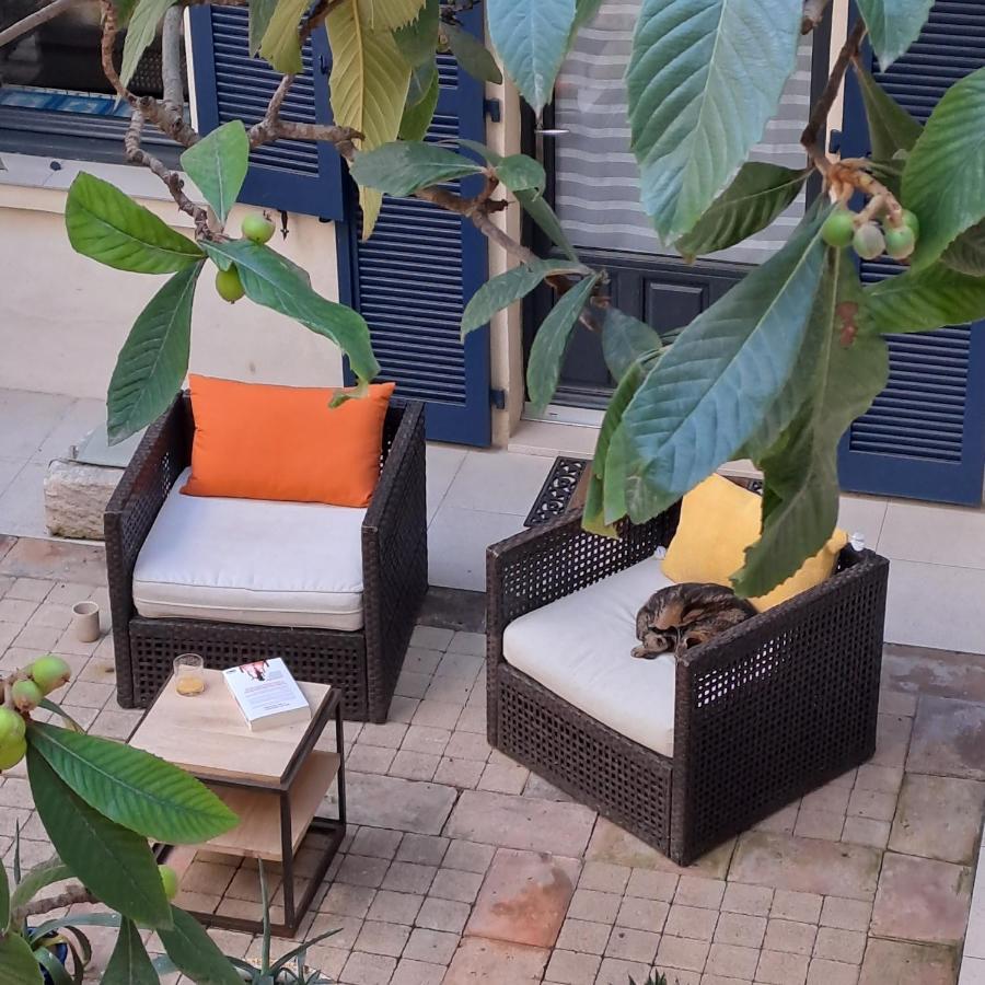 Sous Le Neflier Bed & Breakfast Nimes Exterior photo